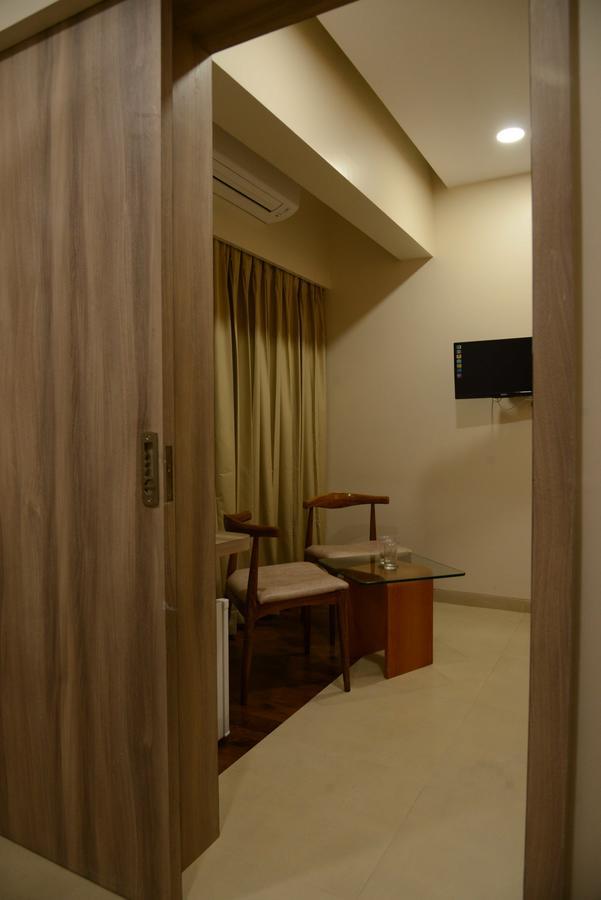 The Myriad Hotel Bhayandar Exterior foto